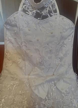 Платье пышное белое праздничное