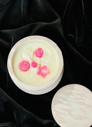 Соевая аромо свеча с двухюм фителями в кашпо с крышкой