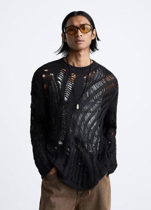 Свитер мужской черный рваный zara new