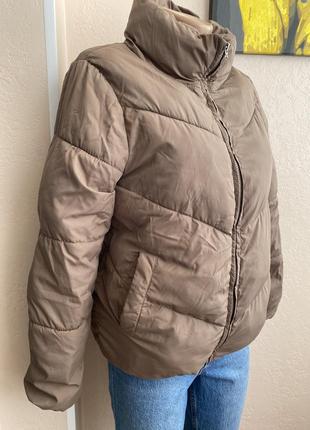 Жіноча куртка на осінь