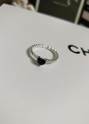 Кільце сріблясте кручене камінь чорне серце каблучка кольцо з сердечком4 фото