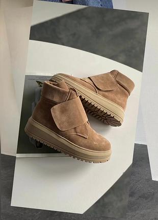 Стильные ботинки женские бежевого цвета зимние натуральная замша