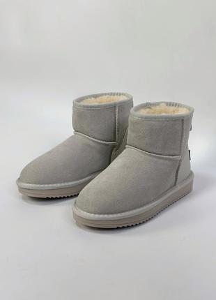 Комфорт і стиль в одному! бежеві ugg з середніми підошвами із замші. встигни забрати свій розмір!!!2 фото