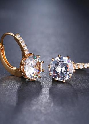 Серьги, нежные и женственные.