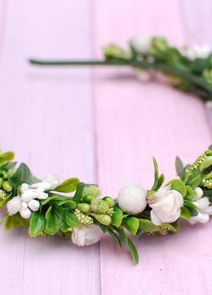 Обруч ободок с цветами и зеленью бело-зеленый3 фото