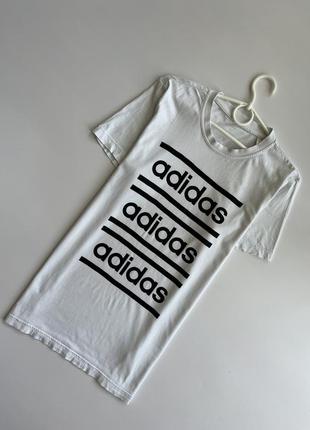 Футболка panske teplaky adidas essentials tapered cuff 3 stripes