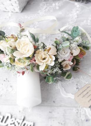 Венок белый обемный с цветами на голову свадебный2 фото