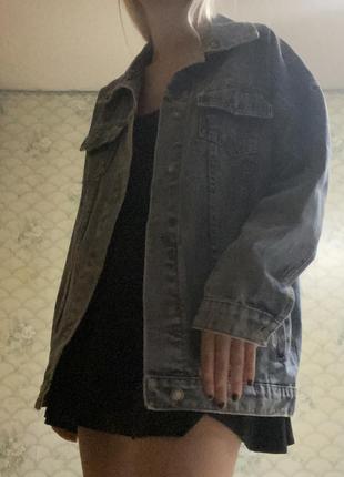 Джинсовая куртка джинсовка кардиган накидка кожанная рок панк гранж хелоу китти лолита большая оверсайз кофта3 фото