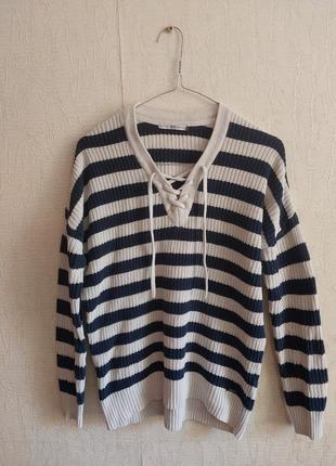 Стильная натуральная вязанная хлопковая кофта в полоску со шнуровкой на груди