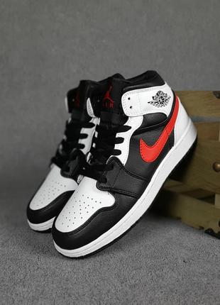 Женские кроссовки nike air jordan 1 retro white black red черного с белым и красным цветами