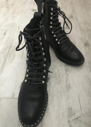 Zara черные кожаные ботильоны zara на низком каблуке6 фото