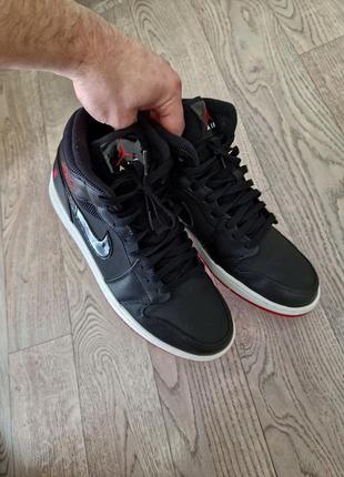 Кросівки jordan 1 retro3 фото