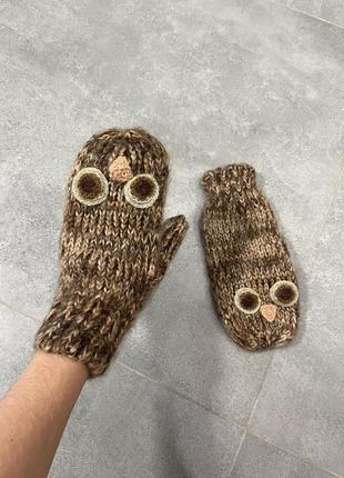 Вязанные рукавички с совой
