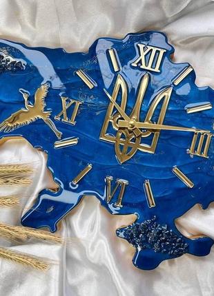 Часы настенные в форме карты украины из эпоксидной смолы