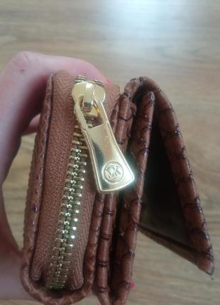 Продам оригинальный кожаный кошелек от известного  бренда michael kors7 фото
