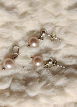 Срібні сережки та кулон з рожевими перлами