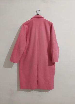Женское пальто розового цвета, присутствуют незначительные потертости2 фото