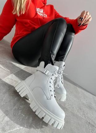 Женские зимние ботинки с мехом белые/черные сапоги теплые ботинки2 фото