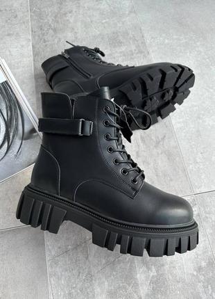 Женские зимние ботинки с мехом белые/черные сапоги теплые ботинки8 фото