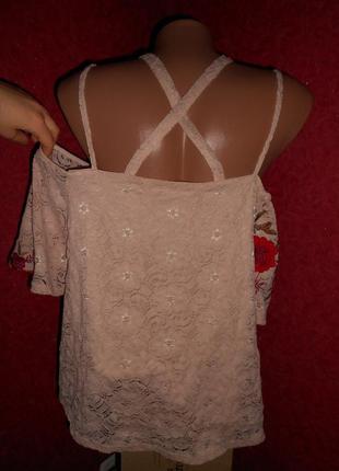 Красивая кружевная блуза с открытыми плечами - расшитая цветами 50 р3 фото