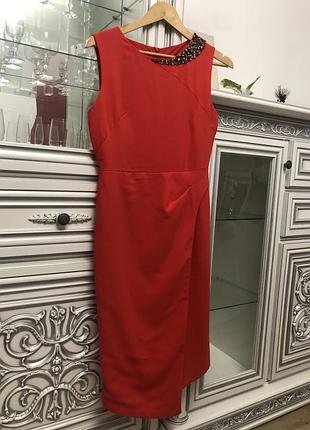 Платье длины миди, в хорошем состоянии