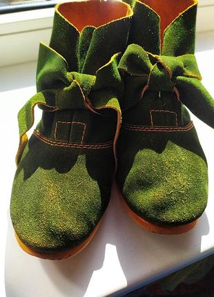Ботики натуральный замш