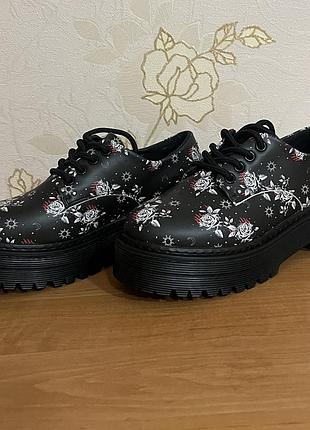 Нові лофери cropp
