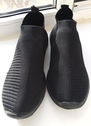 Комфортні чорні мокасини — шкарпетки, текстиль сітка, на підошві з піни — р.41 — 26 см