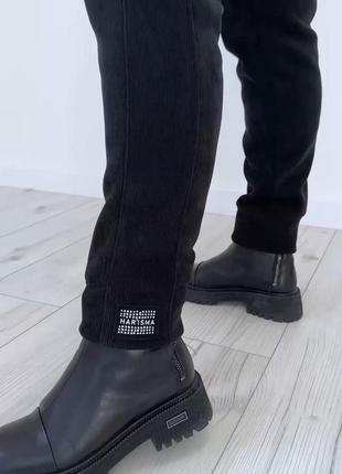 Чорні теплі вельветові брюки на флісі4 фото