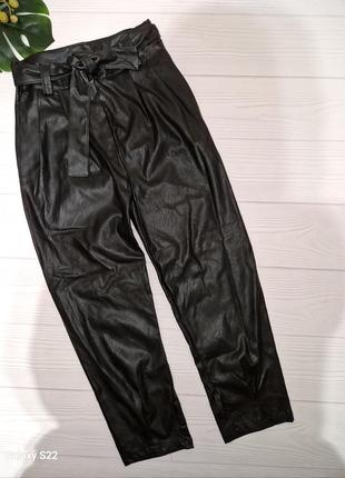 Черные брюки из экокожи р.s5 фото