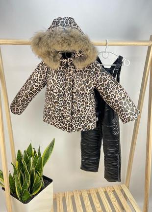 Зимний костюм с мехом енота до -30 мороза тигровая куртка и черные брюки6 фото