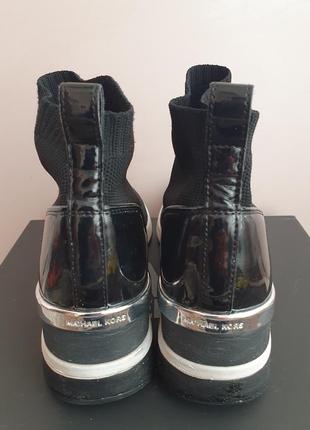 Майкл корс4 фото