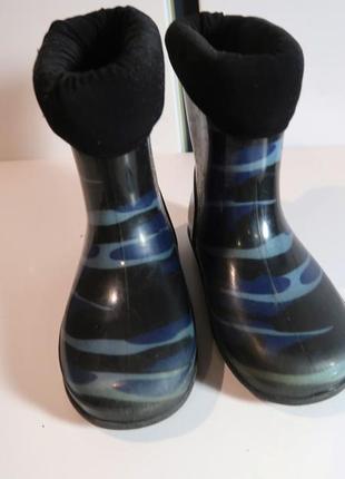 Отличные теплые резиновые сапоги