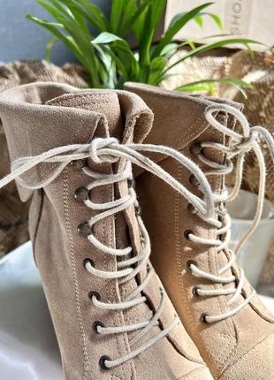 Ботильоны ботинкилярнатуральная замшалдюйма на шнуровке на каблуке4 фото