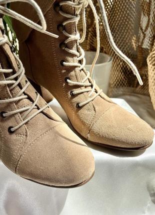 Ботильоны ботинкилярнатуральная замшалдюйма на шнуровке на каблуке3 фото