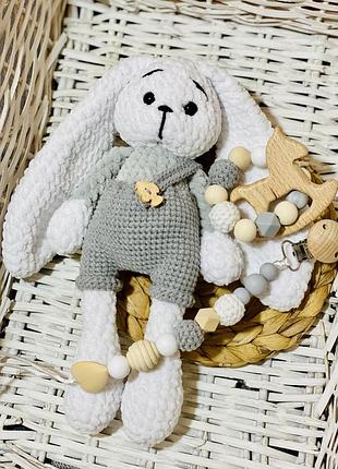 Іграшка ручної роботи зайка з плюшу , іменна іграшка з метрикою , в’язана іграшка, гризунок, тримач