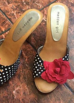 Steve madden босоніжки в горошок