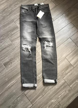 Джинсы slim fit