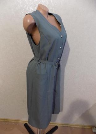 Платье с пуговицами с поясом серое футляр фирменное bremer collection размер 503 фото