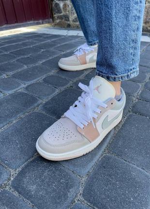 Кросівки nike air jordan 1 low beige