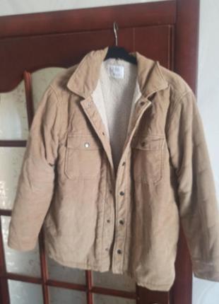 Продам курточку zara, оригинал.стан идеальный.на возраст 13-14 лет.подойдет на рост до 170 см.теплая.