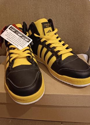 Кроссовки мужские высокие