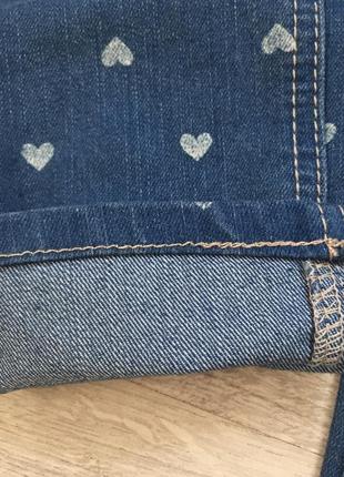 Джинсы для девочки в сердечки crazy 8 6