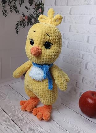 Вязаная игрушка цыпленок