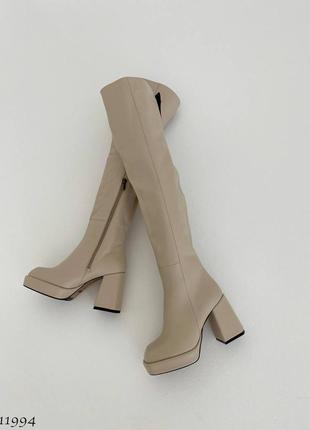 Женские кожаные ботинки бежевого цвета5 фото