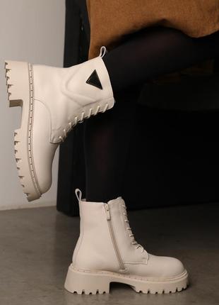 Топовые бежевые женские зимние высокие ботинки на массивной подошве кожаные,натуральная ко...