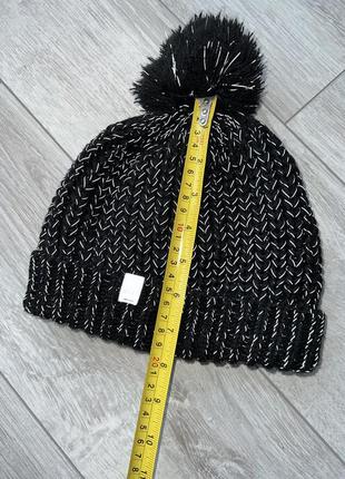 Чорна в'язана шапка на флісі next тепла зимова шапка з світловідбиваючою ниткою шапка в’язана чорна3 фото