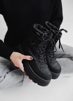 Чорні зимові чоботи