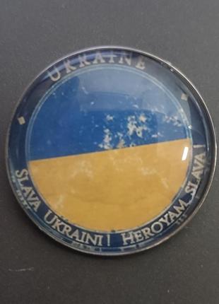 Брошка finding патріотичний значок slava ukraini! heroyam slava! прапор жовто-блакитний чорний 3.2 см