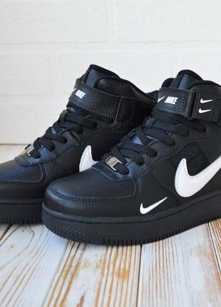 Nike air force 1 mid кроссовки женские кожаные зимние с мехом отличное качество ботинки сапоги высокие теплые найк форс черные с белым4 фото